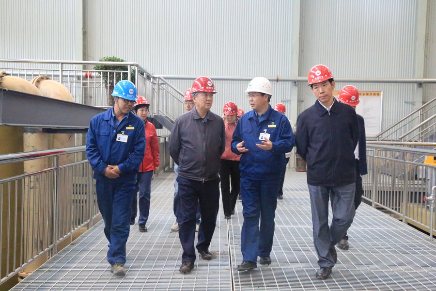 20-2016年5月，國(guó)家水利部原副部長(zhǎng)朱登銓一行蒞臨金徽股份調(diào)研項(xiàng)目建設(shè)工作。.jpg