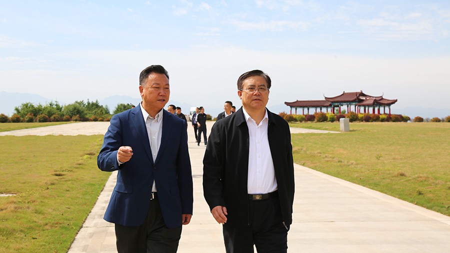 30-2021年5月，省人民檢察院黨組書記、檢察長(zhǎng)朱玉蒞臨金徽股份調(diào)研綠色礦山建設(shè)工作。.jpg