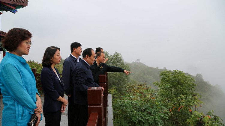 省市場(chǎng)監(jiān)督管理局黨組書記、局長(zhǎng)王忠習(xí)調(diào)研金徽股份